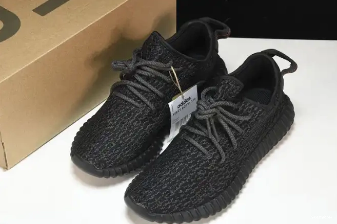 2023) Pirate Black Adidas (2022 Yeezy 350 Boost BB5350 0617